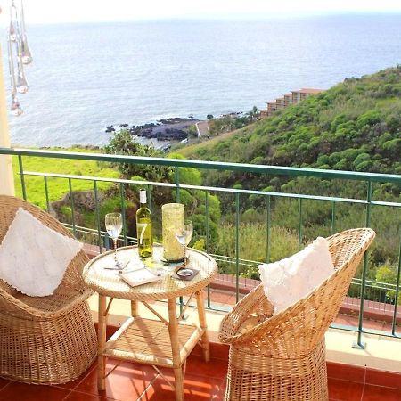 2 Bedrooms Appartement At Canico 200 M Away From The Beach With Sea View Furnished Balcony And Wifi Bagian luar foto